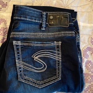 Silver Jeans Suki Fit S14 L24 Capris